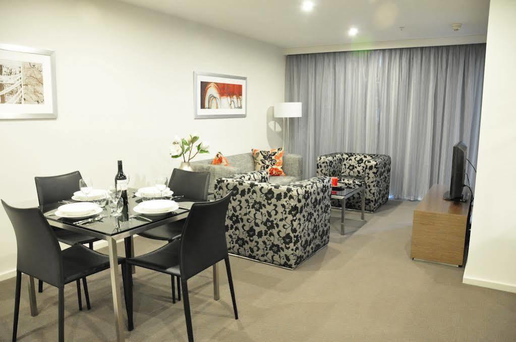 Adina Serviced Apartments Canberra Dickson Extérieur photo